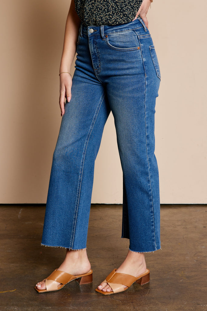 TNR High Rise Cropped Straight Jeans in Medium