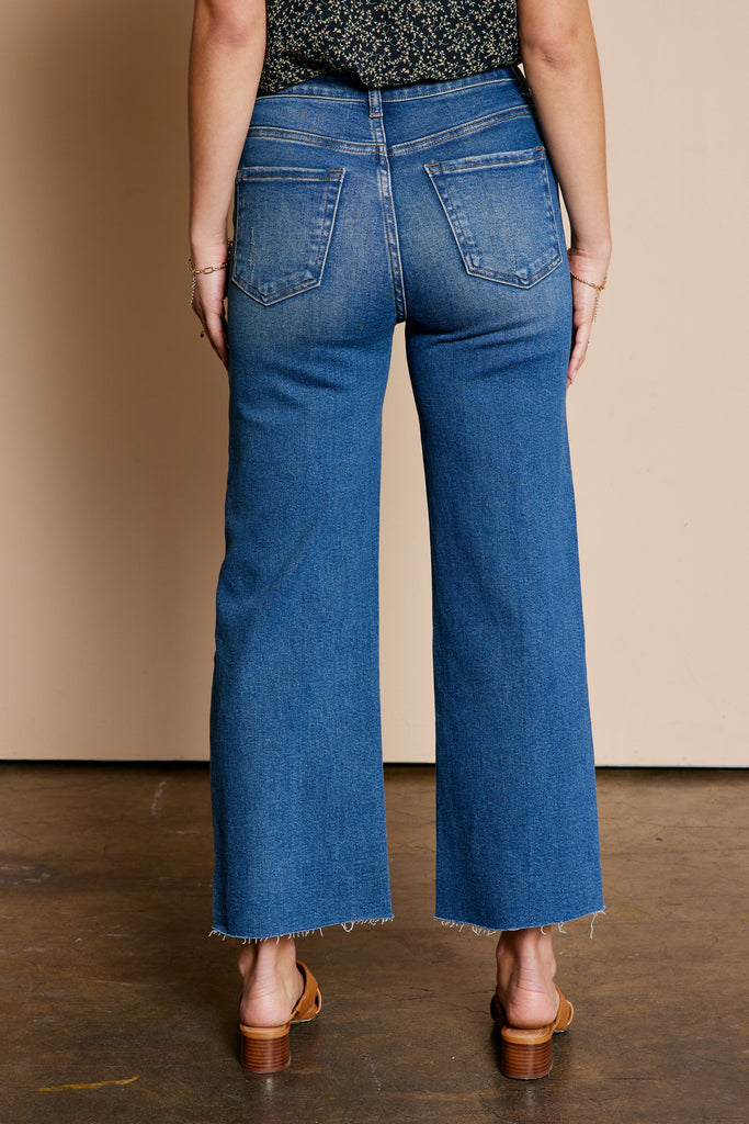 TNR High Rise Cropped Straight Jeans in Medium